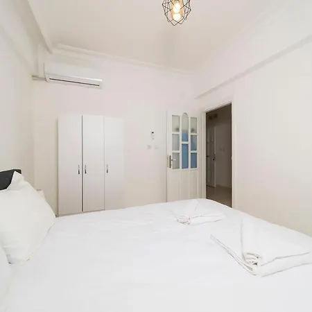 Refreshing Flat With Excellent Location And Balcony In Alanya, Antalya * Alanya