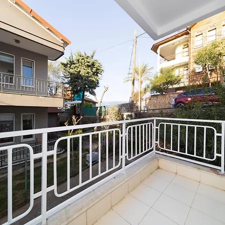 Refreshing Flat With Excellent Location And Balcony In Alanya, Antalya